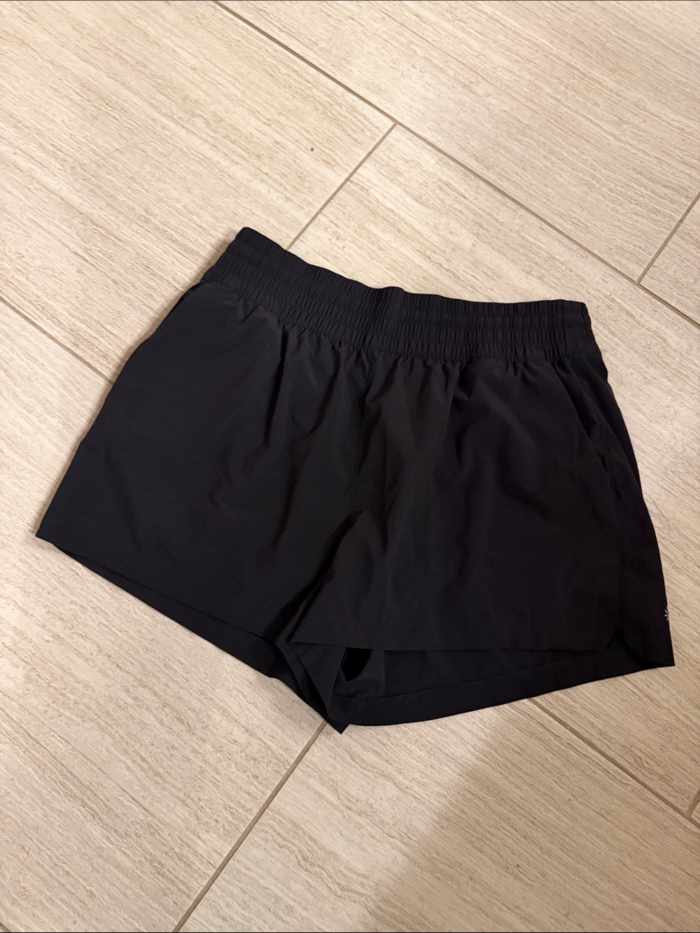 Athleta High Rise Weekender Run Shorts